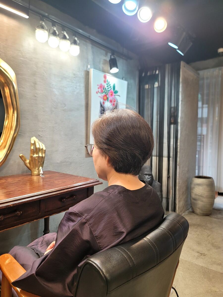 염색 없이, 커트 하나로 완성한 고잉그레이 전 모습 2