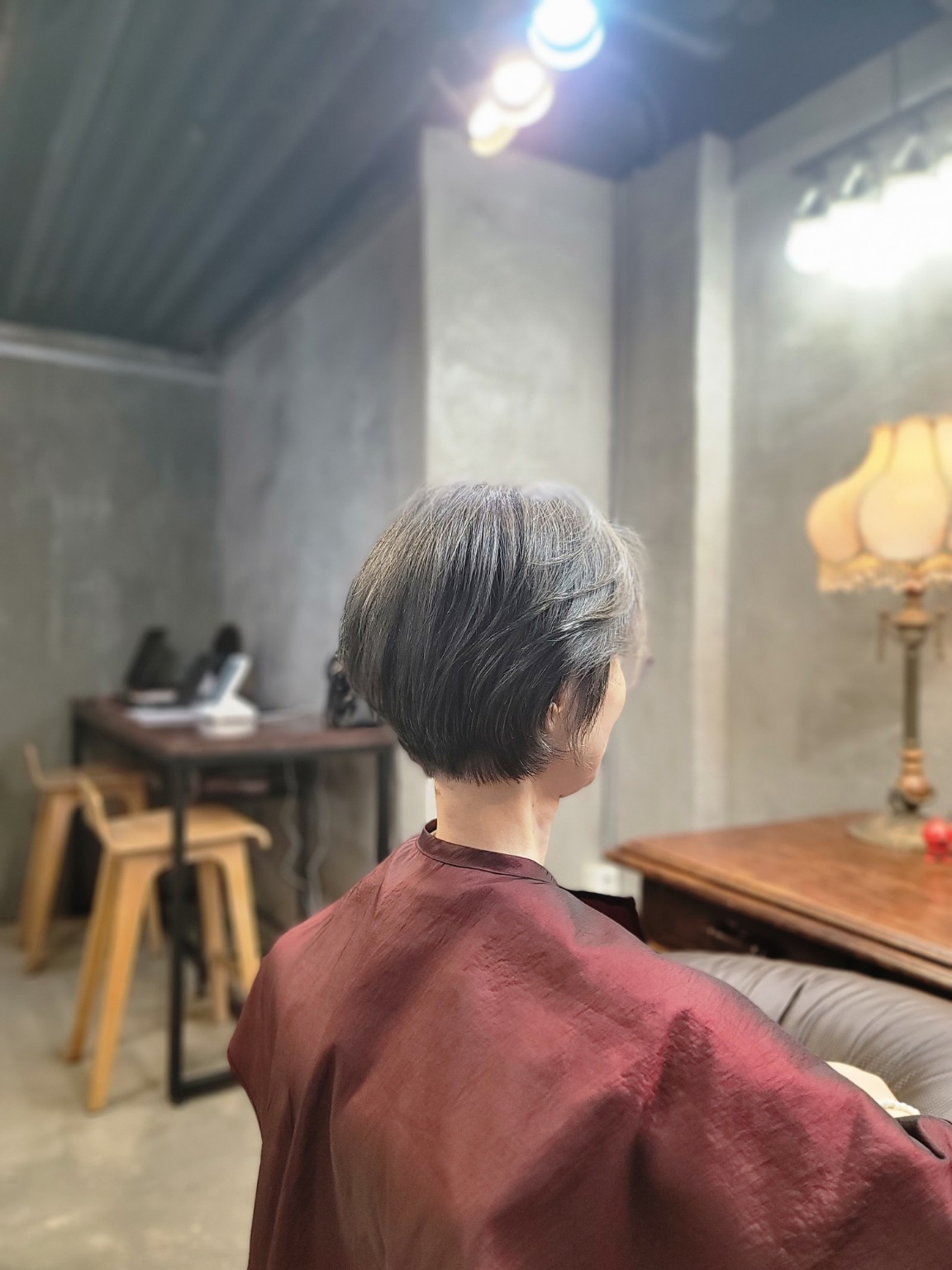 자연스러운 고잉그레이와 쇼트커트 완성 모습